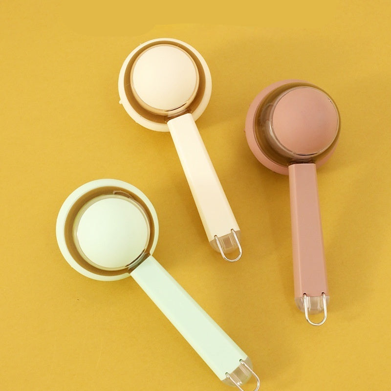 Massagebürste für Haustiere mit integriertem Duschgel-Reservoir